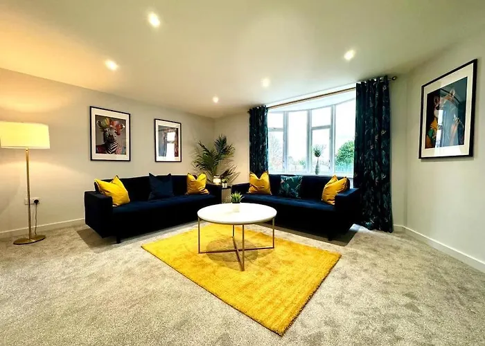 3Br Westbourne Delight - Near Beach & Bournemouth!